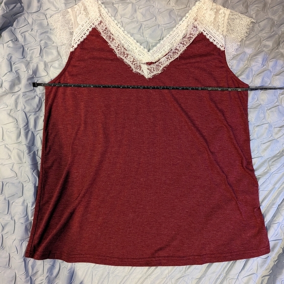 Burgundy and white lace yoke raglan top - XL - Picture 2 of 7